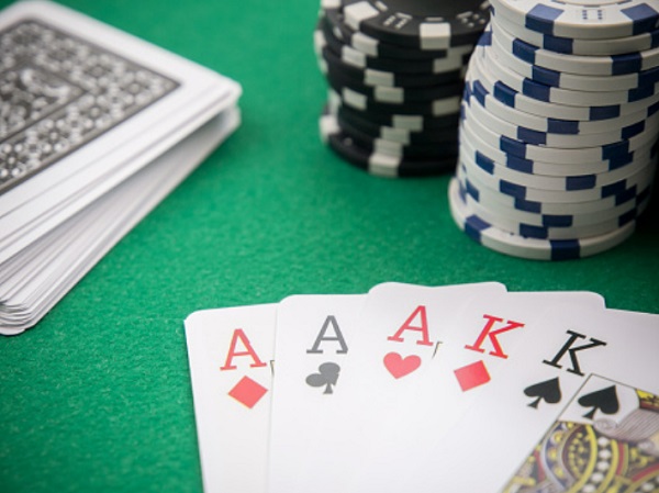 Trong game bài Poker ý nghĩa của Full House poker là gì?